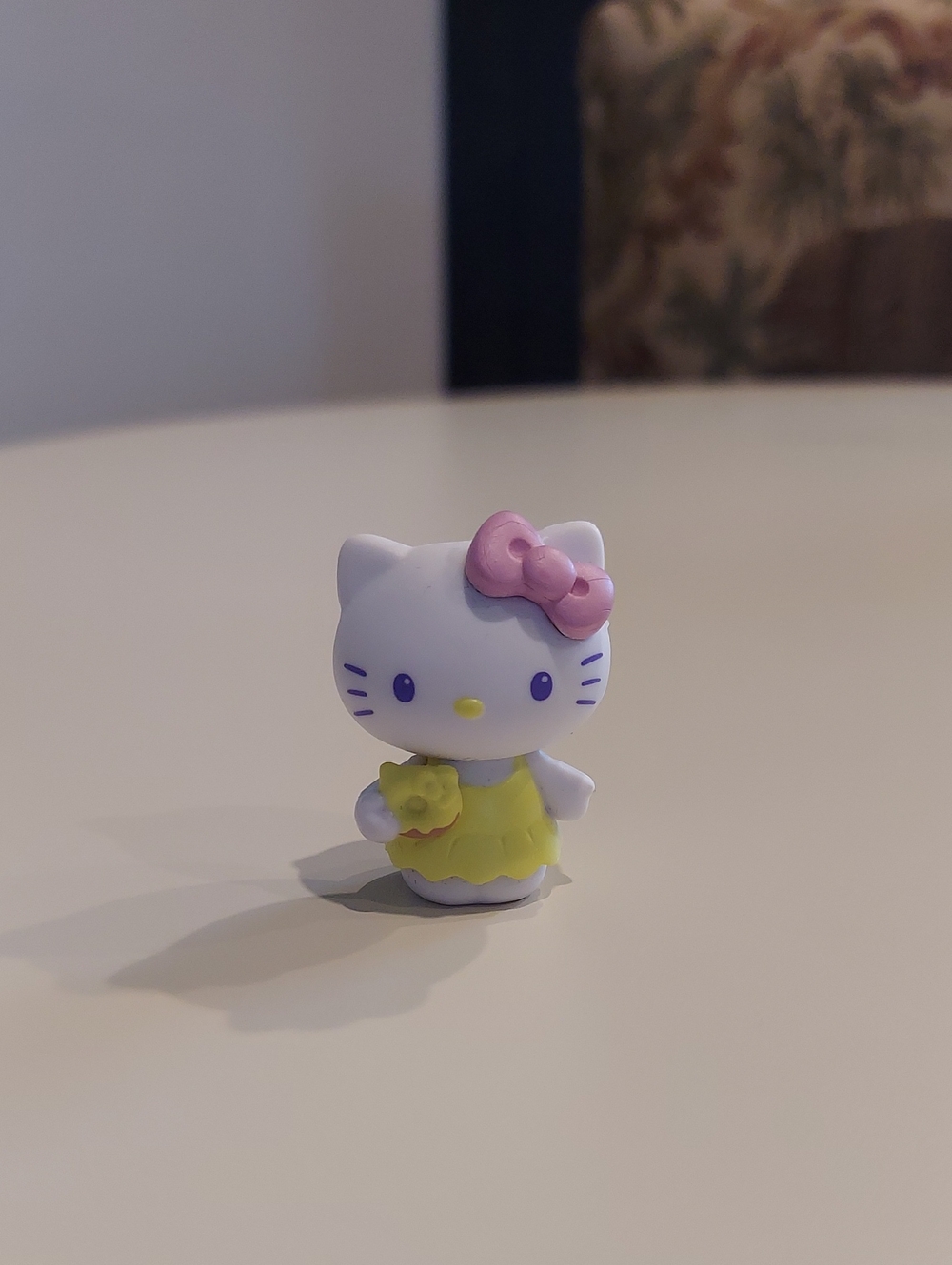 Hello Kitty Series 2 Yellow Pink Costume w Bow 1.5" Mini Figure Sanrio Just Play